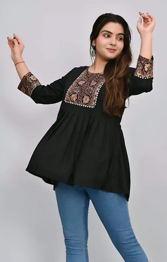 Trending BLACK Girls Top 🖤