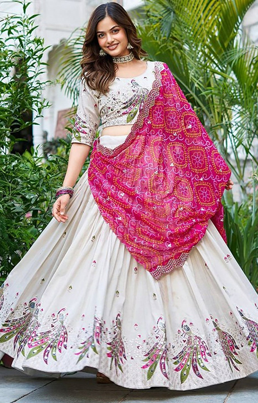 Embroidered Luxe Lehenga Set With Dupatta ✨