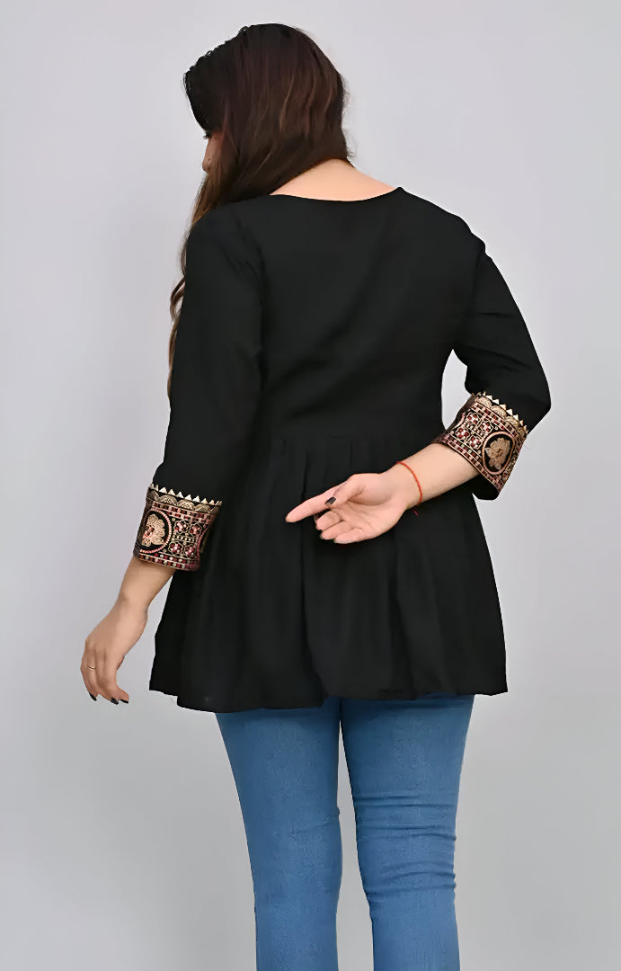 Trending BLACK Girls Top 🖤