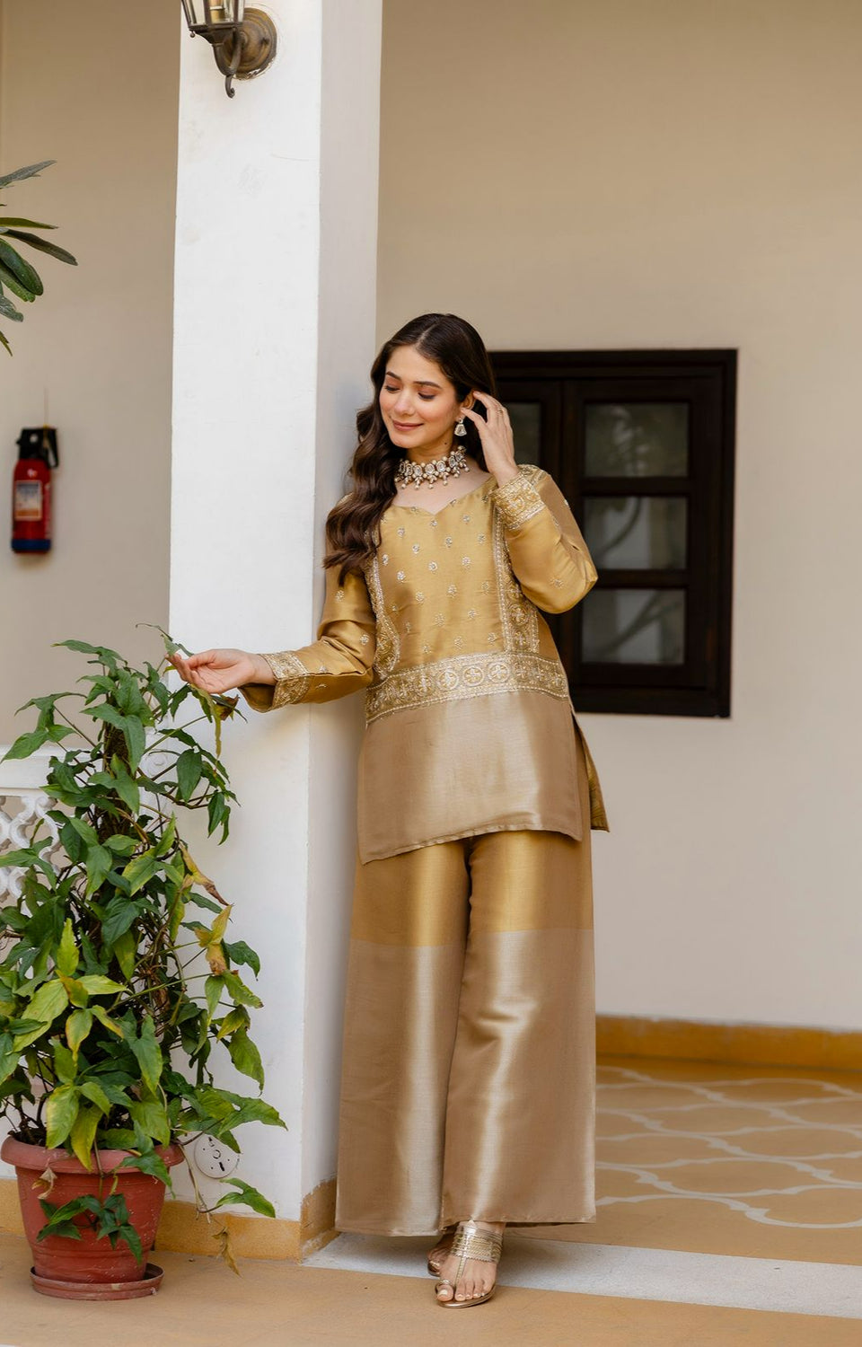 Banarasi Viscose Fabric with Beads Embroidery – Elegant 2-Piece Set ✨