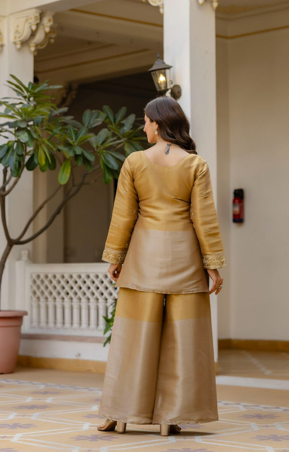 Banarasi Viscose Fabric with Beads Embroidery – Elegant 2-Piece Set ✨